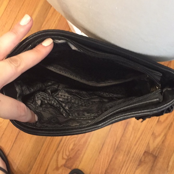 Fringe Crossbody - Picture 4 of 7